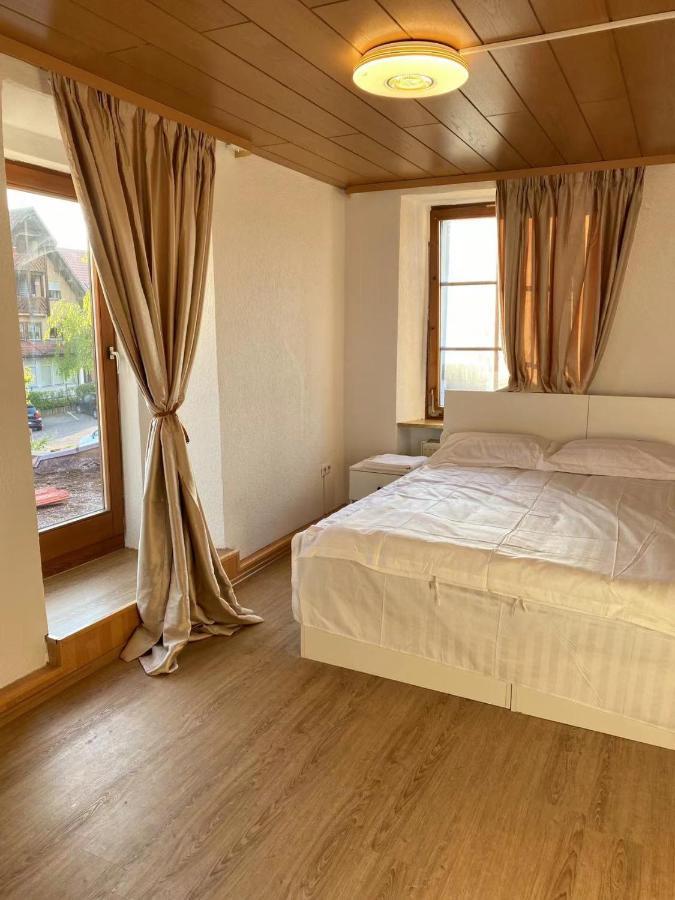 Panda Royal Klettgau Hotell Erzingen Exteriör bild